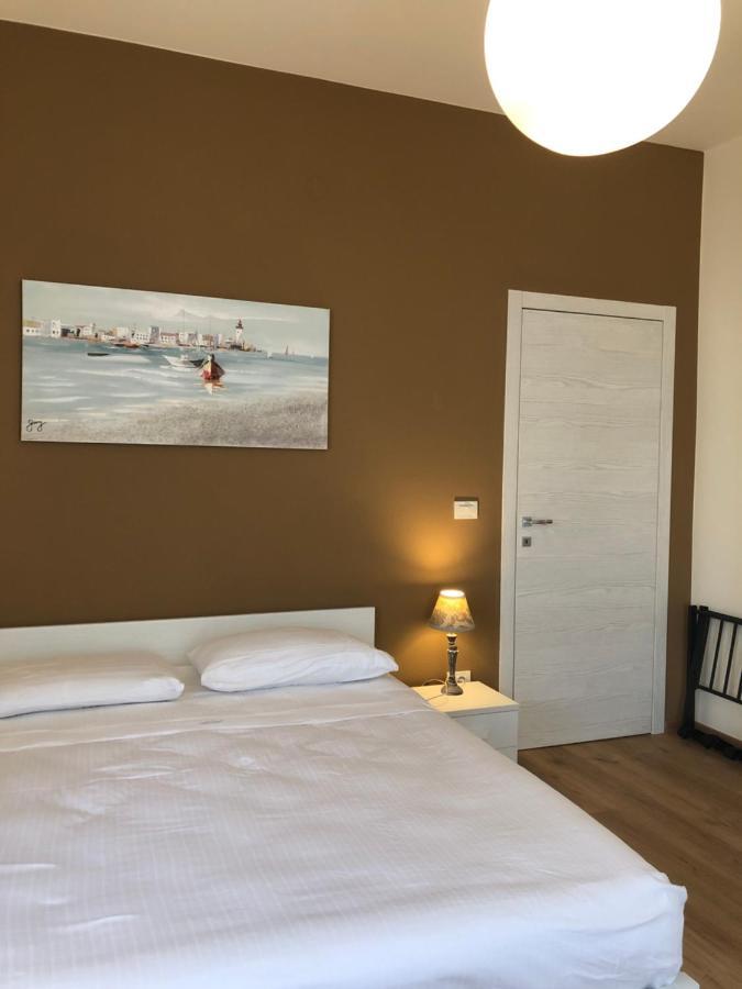 Ferienwohnung Casa Patrizia Torri Del Benaco Exterior foto